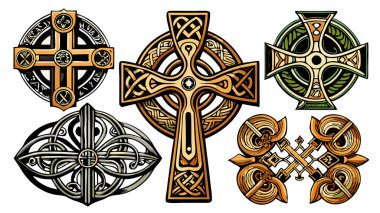 Farklı stillerde karmaşık bir şekilde tasarlanmış Kelt haçları koleksiyonu. İçinde taş dokular, ahşap oymalar ve beyaz arka planda izole edilmiş süslemeler var..