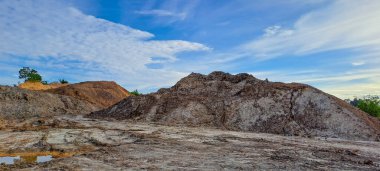 Kalimantan, Endonezya 'da yasa dışı kömür madenciliğinden arta kalan kurak topraklar