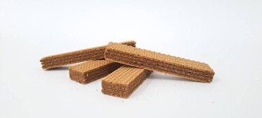 Beyaz arkaplanda çikolatalı gofret