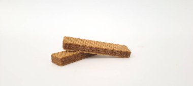 Beyaz arkaplanda çikolatalı gofret