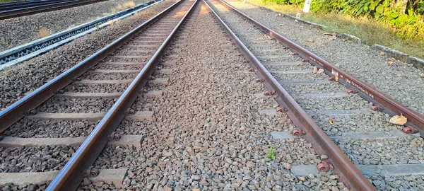 Endonezya 'da Demiryolu İzleri