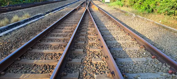 Endonezya 'da Demiryolu İzleri