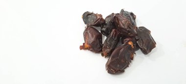 Beyaz arka plan üzerinde izole meyve tarihi