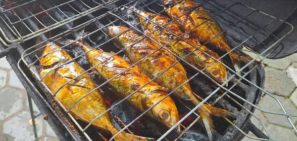 ızgarada Balık Pişirme