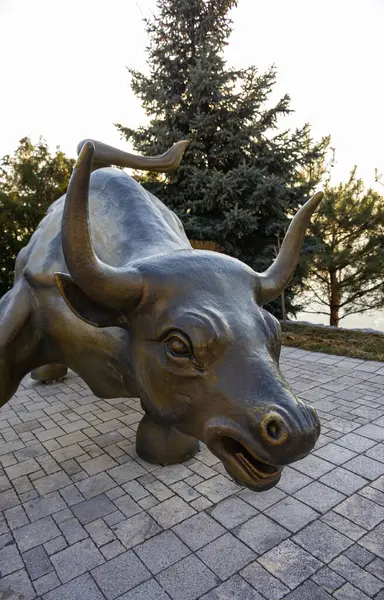 Dışarıdaki Boğa Heykeli Ayarları Yükleniyor