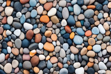 Sahildeki çakıl taşlarının yüzey dokusunun işlenmiş kolajı. Pankart, arkaplan veya 3B haritalama için doku