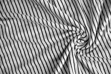 Birçok katlı, soyut siyah ve beyaz soyulmuş kumaş arkaplan kolajı.