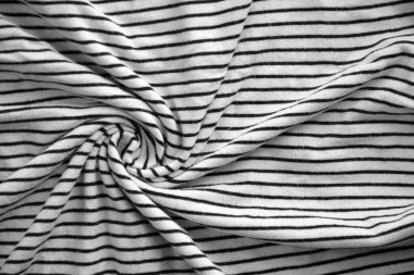 Birçok katlı, soyut siyah ve beyaz soyulmuş kumaş arkaplan kolajı.