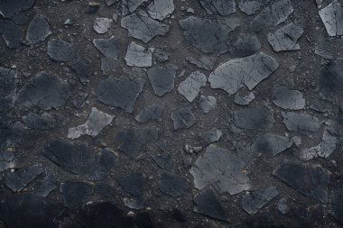 Siyah taş asfalt yüzey dokusunun işlenmiş kolajı. Pankart, arkaplan veya 3B haritalama için doku