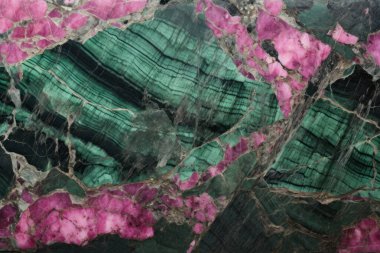 Zoisite tanzanit taşından işlenmiş kolaj mor ve yeşil doku. Pankart, arkaplan veya 3B haritalama için doku