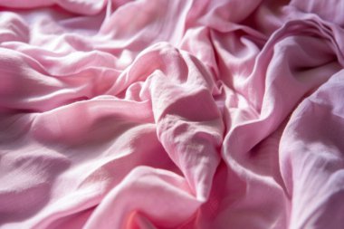 Arkaplanı kapatmak için dokunun işlenmiş şifon kumaş pembe rengi