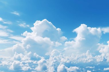 Bulutlu açık mavi gökyüzü dokusunun işlenmiş kolajı. Pankart, arkaplan veya 3B haritalama için doku