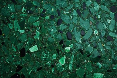 Yeşil terrazzo yüzey dokusunun işlenmiş kolajı. Pankart, arkaplan veya 3B haritalama için doku