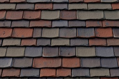 Çatı kiremitlerinin işlenmiş kolajı yüzey dokusu. Pankart, arkaplan veya 3B haritalama için doku