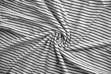 Birçok katlı, soyut siyah ve beyaz soyulmuş kumaş arkaplan kolajı.