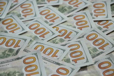 Birçok yüz dolarlık banknot dokusunun işlenmiş kolajı. Pankart, arkaplan veya 3B haritalama için doku