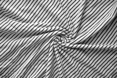 Birçok katlı, soyut siyah ve beyaz soyulmuş kumaş arkaplan kolajı.