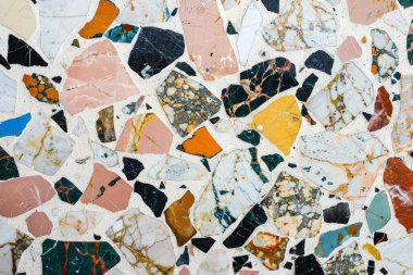 Zemin yüzeyindeki gri terrazzo parçacıklarının fotoğrafı. Arkaplan veya haritalama için arkaplan dokusu