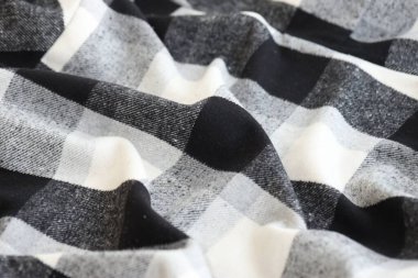 Siyah kareli peçete havlusu izole edilmiş, mutfak peçetesi siyah. Yiyecek temizliği ya da dekor