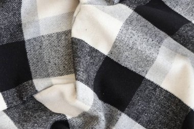 Siyah kareli peçete havlusu izole edilmiş, mutfak peçetesi siyah. Yiyecek temizliği ya da dekor