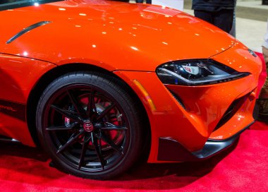 Chicago, IL, ABD - 17 Şubat 2024: Chicago Oto Fuarı 'nda Kırmızı Toyota Supra spor araba. 