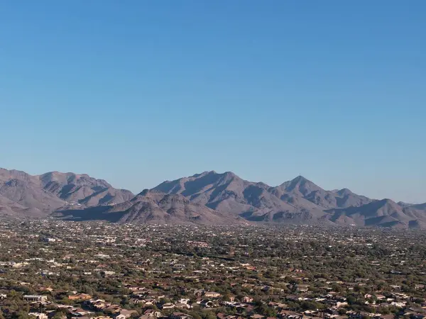 Phoenix, Arizona'nın havadan görünümü. 