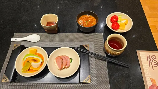 Qin Restoranı, Xi 'an' da Çin mutfağında güzel yemekler.