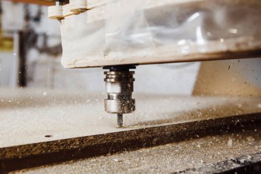 Makine cnc, marangozluk aleti. Bilgisayar sayısal kontrollü aygıt, çeşitli yönlendirici bitleri.