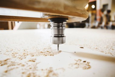 Makine cnc, marangozluk aleti. Bilgisayar sayısal kontrollü aygıt, çeşitli yönlendirici bitleri.