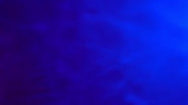 Caustics Temiz Mavi Deniz Dalgaları Yüzeyde Yavaşça Yuvarlanıyor