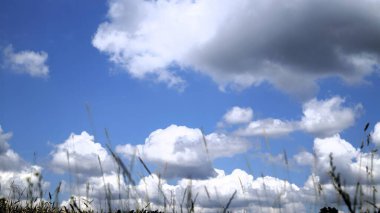 Gökyüzündeki bulutlar