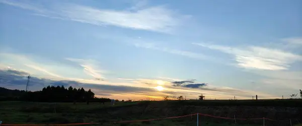 Dağın üstünde güzel bir gün batımı