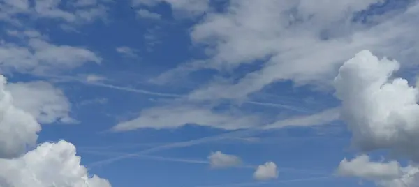 Gökyüzündeki bulutlar