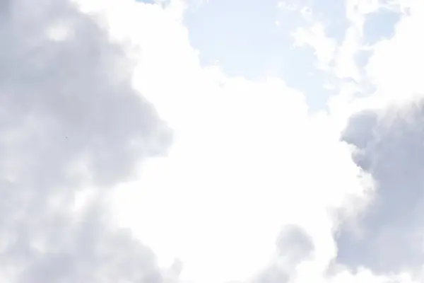 Gökyüzündeki bulutlar