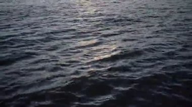 Karadeniz kıyısında deniz ve dalgalar