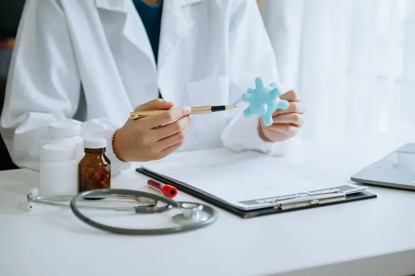 Coronavirus COVID-19 tıbbi test aşısı araştırma ve geliştirme konsepti..