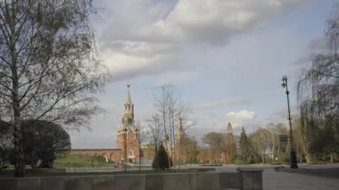 Moskova Kremlin 'in iç avlusunun görüntüsü. Başkan Vladimir Putin 'in idari binası. 4k