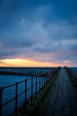 Blyth Sahili, Doğu ve Batı İskelesi