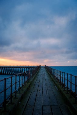 Blyth Sahili, Doğu ve Batı İskelesi