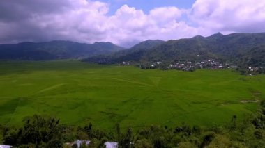 Cancar Köyü, Ruteng, Manggarai, Doğu Nusa Tenggara, Endonezya 'daki Lodok veya örümcek ağı pirinç tarlalarının havadan görüntüsü. Geometrik desenlerde geleneksel arazi bölme sisteminin gösterimi.