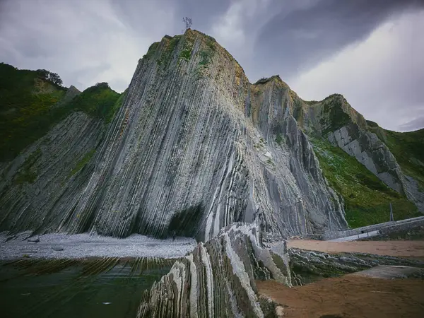 İspanya, Zumaia 'daki uçurumun manzarası