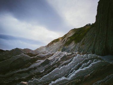 İspanya, Zumaia 'daki uçurumun manzarası