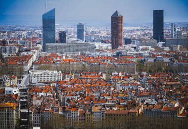 Part-Dieu Kuleleriyle Lyon Skyline 'ın Panoramik Görünümü 30.03.2025