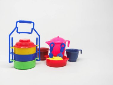 Çocukların şekil öğrenmesi için renkli renklere sahip minyatür gıda kabı oyuncakları, öğretim yardımcıları, modeller, çatal bıçak takımı ve renkler