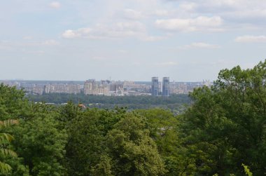 Kyiv, Ukrayna 'nın karşı yamaçtan sol kıyısına bakın.