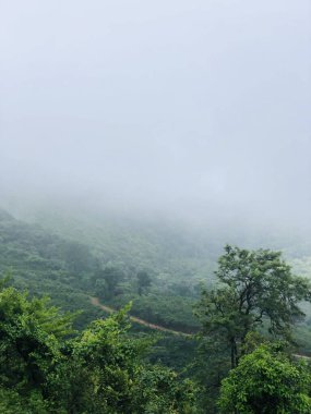 Dağlı güzel bir manzara.