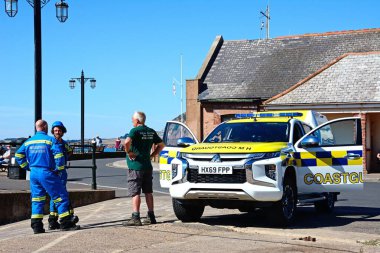 SIDMOUTH, İngiltere - 08 Ağustos 2022 - Sahil Güvenlik Arama ve Kurtarma ekipleri Pennington Point, Sidmouth, Devon, İngiltere, Avrupa, 08 Ağustos 2022.