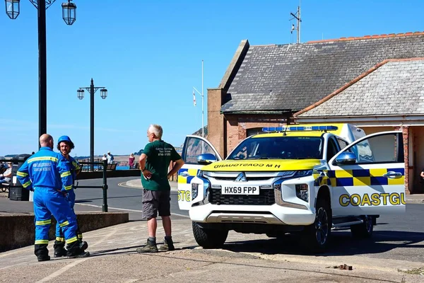 SIDMOUTH, İngiltere - 08 Ağustos 2022 - Sahil Güvenlik Arama ve Kurtarma ekipleri Pennington Point, Sidmouth, Devon, İngiltere, Avrupa, 08 Ağustos 2022.