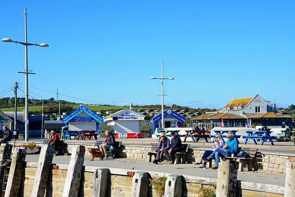 West Bay October 2022 Tourists Relaxing Benches Harbour Area Rise — Stock Photo, Image