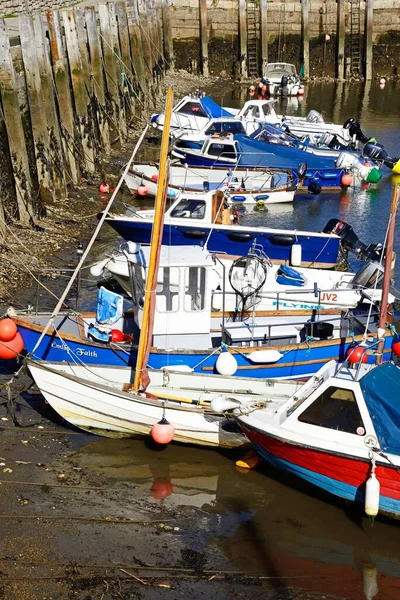 West Bay Reino Unido Octubre 2022 Fila Barcos Pesqueros Tradicionales — Foto de Stock